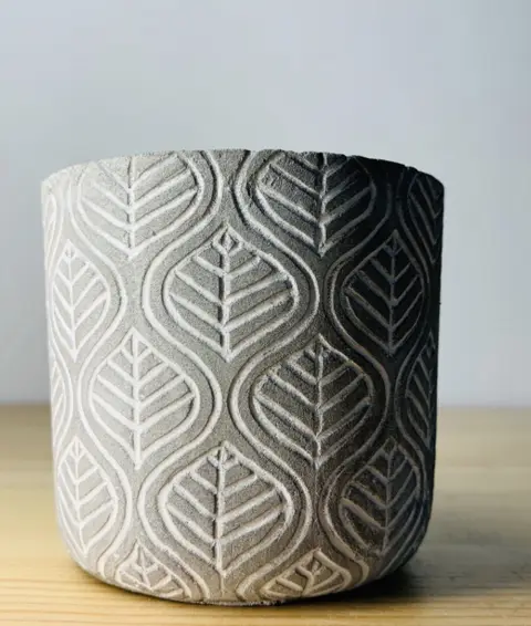 Geometric Embossed Leaf Concrete Pot