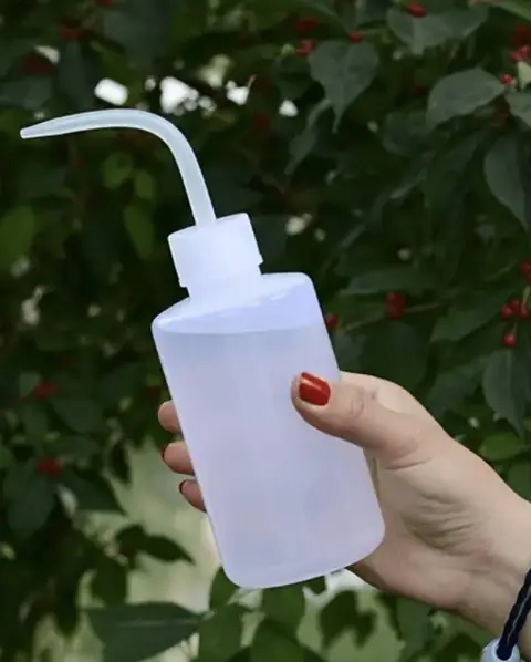250Ml Squeeze Water Bottle, Plant And Flower Juicing Wate